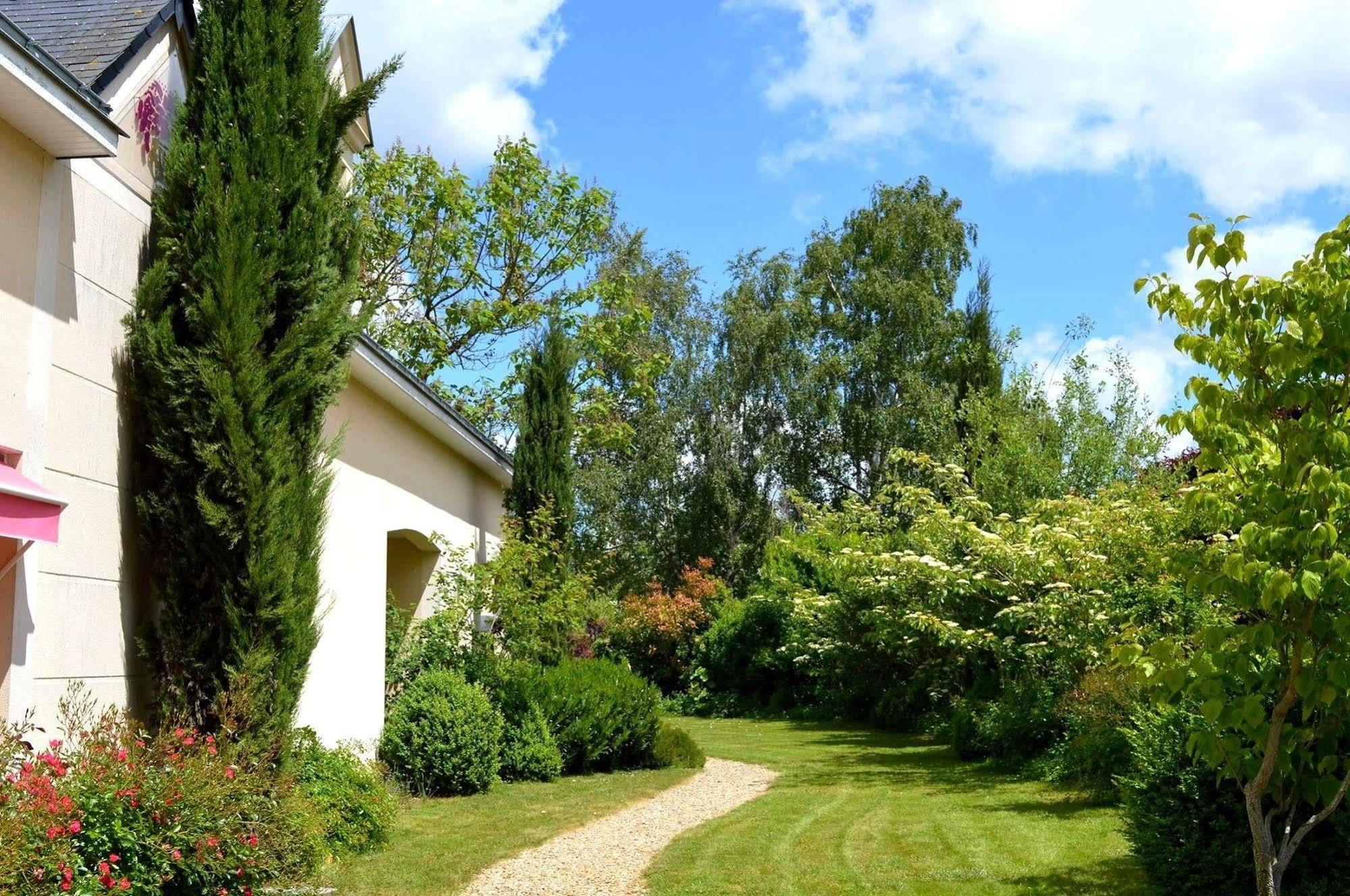 Logis Auberge Bienvenue Doue-la-Fontaine Luaran gambar